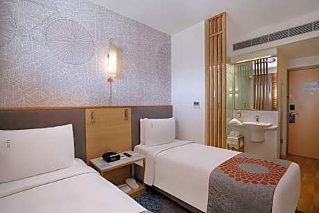 Standard Twin Room with City View