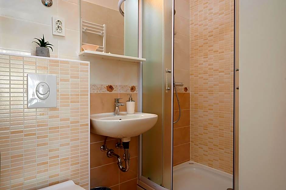 Palace Central Square