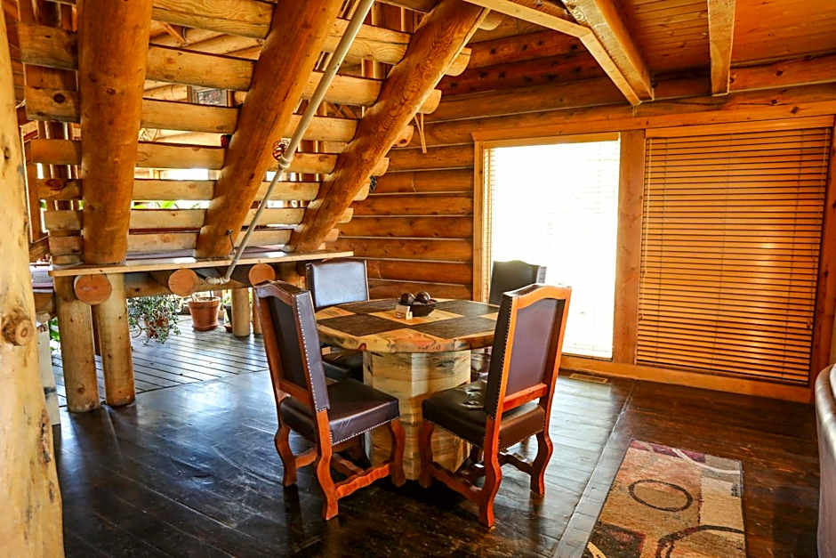 The Boulder Creek Lodge