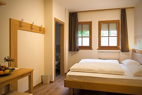 Twin/Double room single use