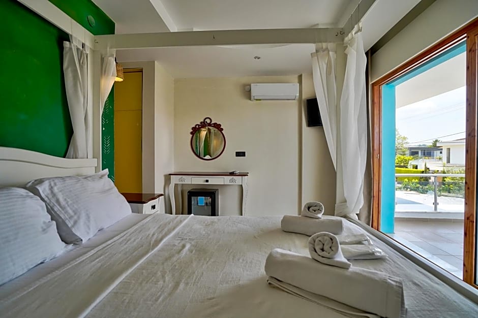 La Mira Suites