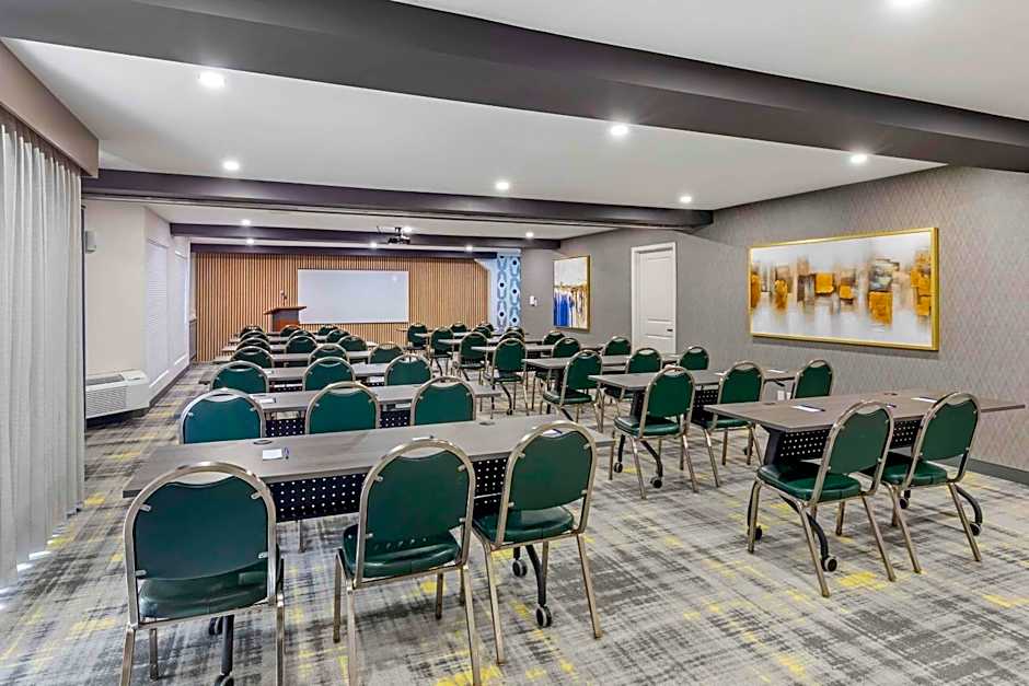 Comfort Inn & Suites Irvine Spectrum