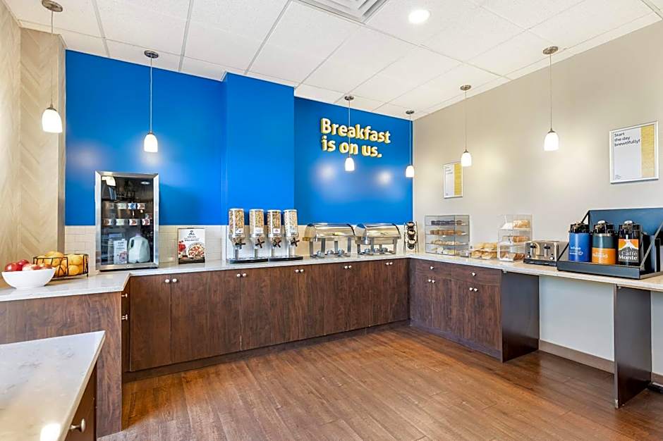 Days Inn by Wyndham Airdrie