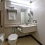 La Quinta Inn & Suites by Wyndham New Haven