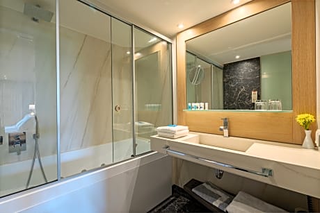 DOUBLE OR TWIN SEA VIEW