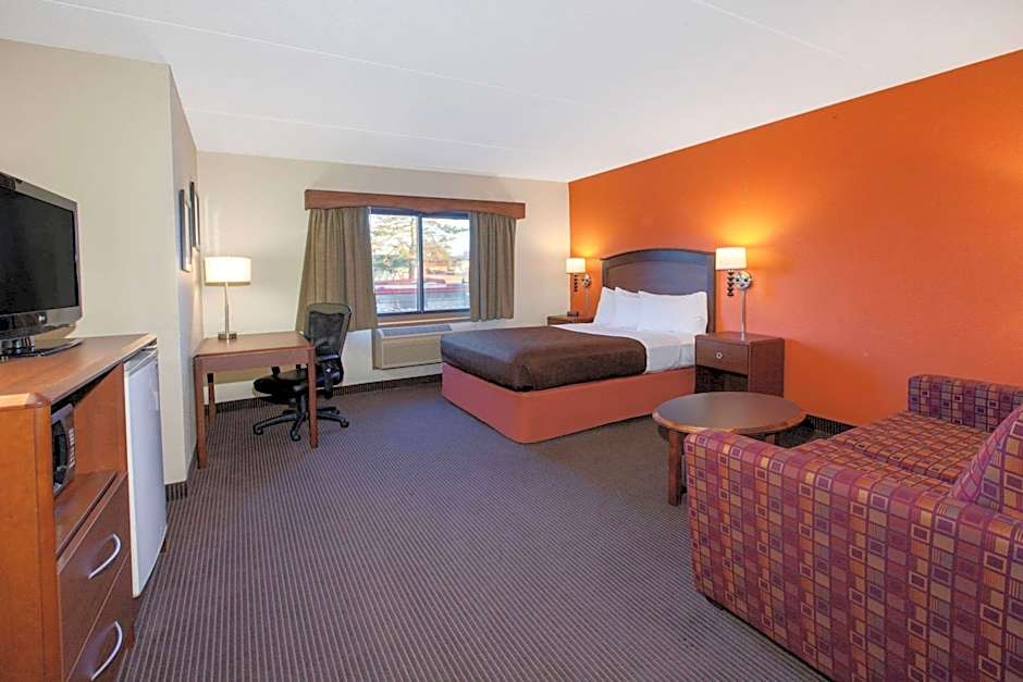 AmericInn by Wyndham Iron River