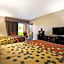 Perry Inn & Suites By Capital O National Fairground GA I 75
