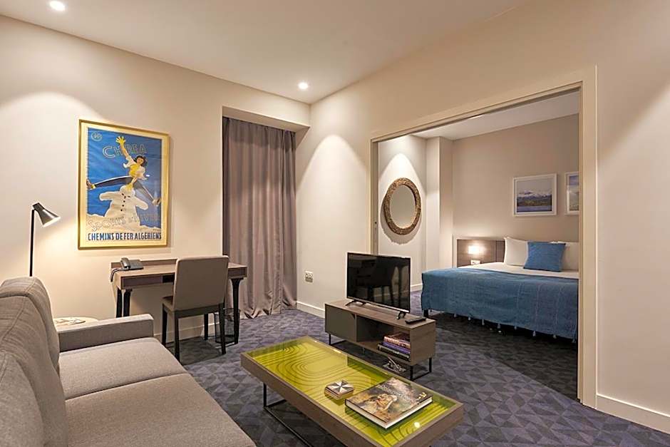 M Suite Hotel