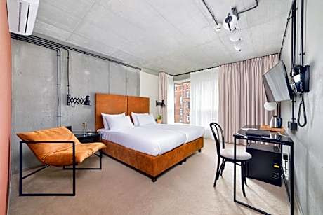 Standard Double Room- OFICYNA building