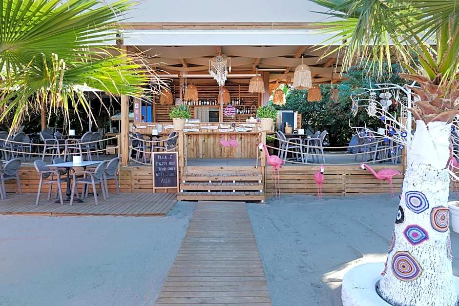 Blue Wave Suite Hotel