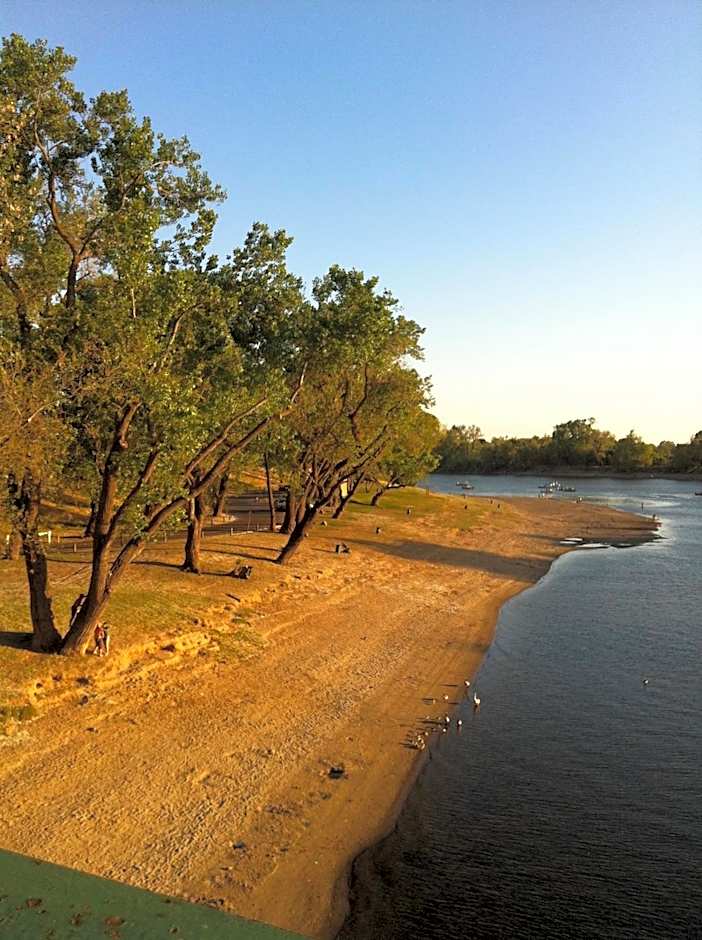 Executive Inn & Suites Sacramento