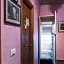 Bulldog Station Apartments with private WC, AC, TV