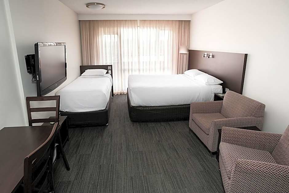 St Ives Motel Apartments