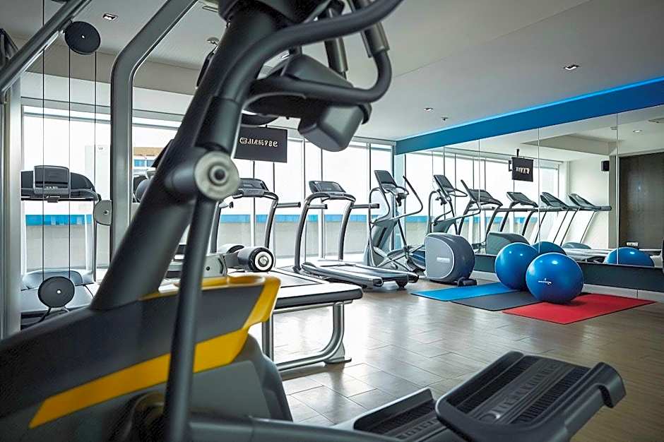 The Quarter Hualamphong by UHG