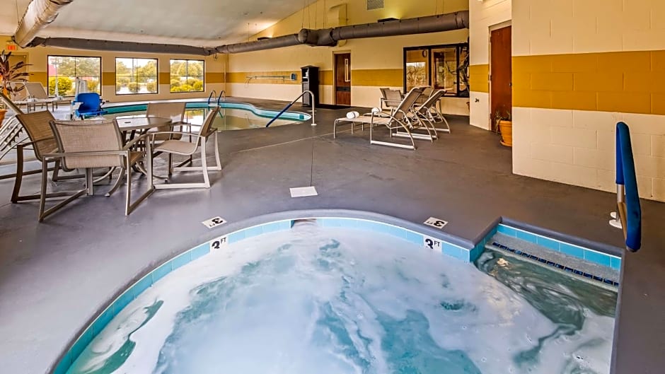 Best Western Plus Strawberry Inn & Suites
