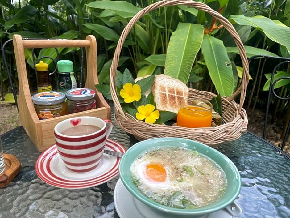 Khoom Kam Kaew