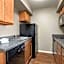 Eagle's Den Suites Kenedy a Travelodge by Wyndham