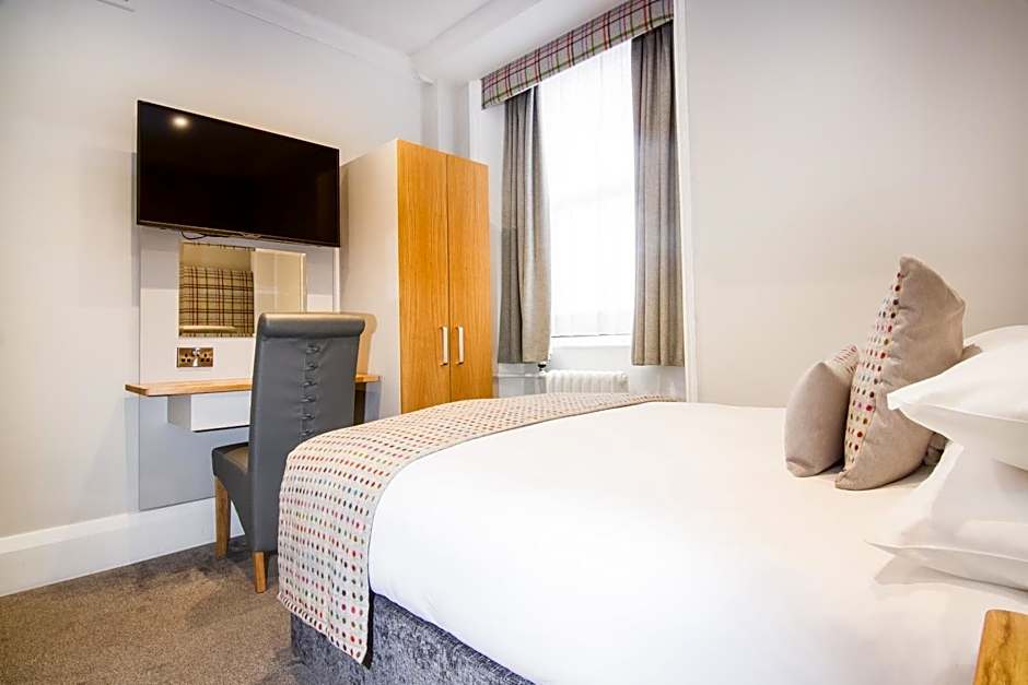 White Hart Hotel & Apartments