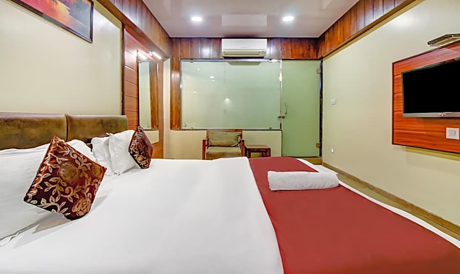 Photo 1 of 8 of Standard 1 King Bed