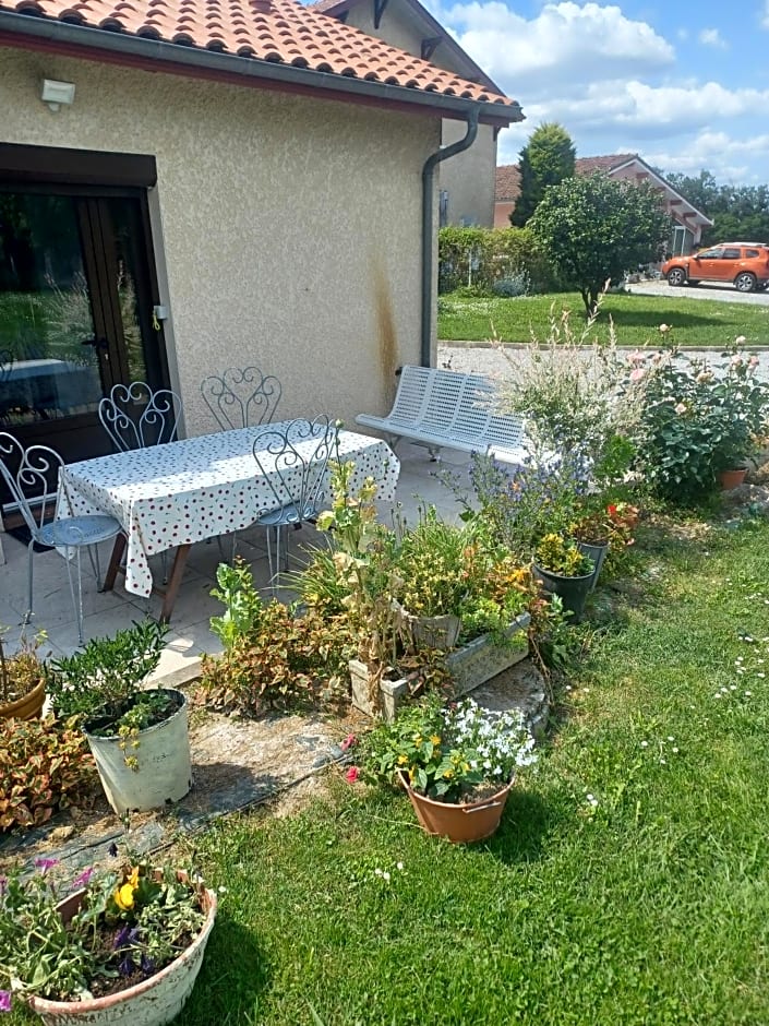 LE Gîte DE LA GRANGE DE BROUSTIC