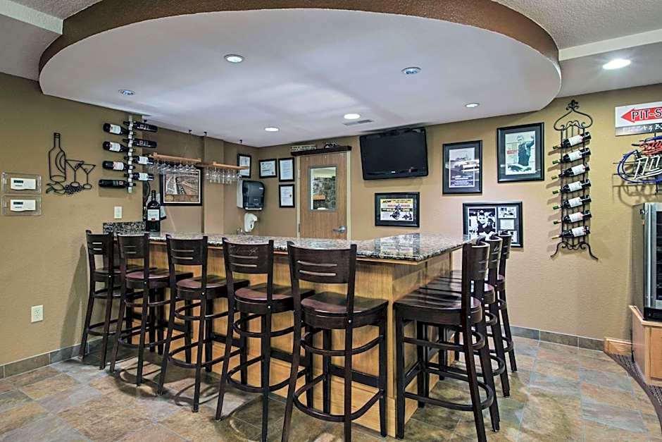 AmericInn by Wyndham Newton