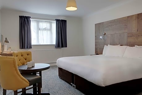 1 King Bed, Non-Smoking, Standard Room