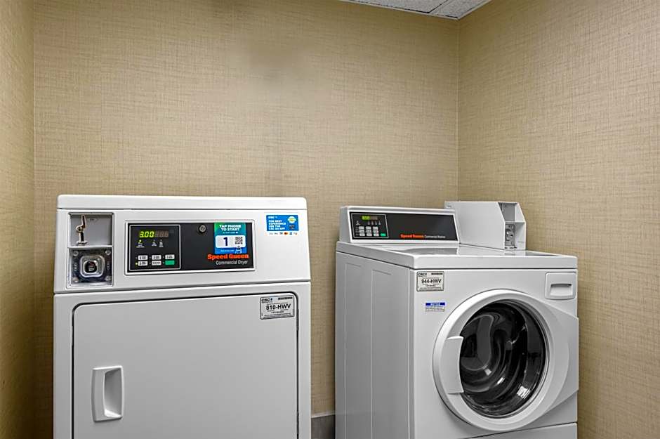 Best Western Plus Indianapolis North at Pyramids