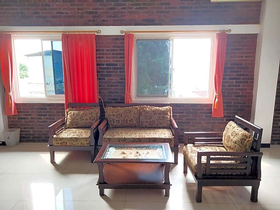 RedDoorz near Exit Tol Krapyak Semarang 3