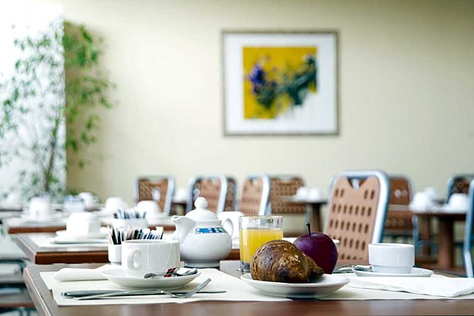 Hotel Re