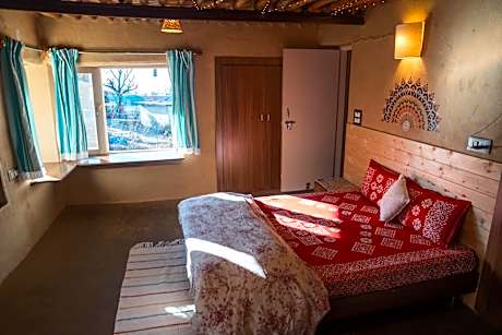 Deodar@ irashideaway 