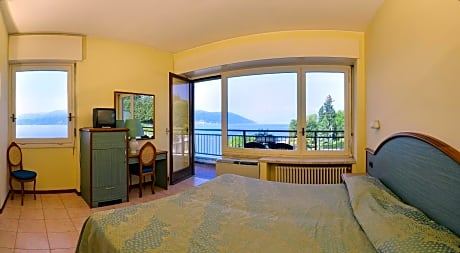 Double Room with Lake View