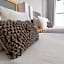 Hotel Saint Clair - Magnificent Mile