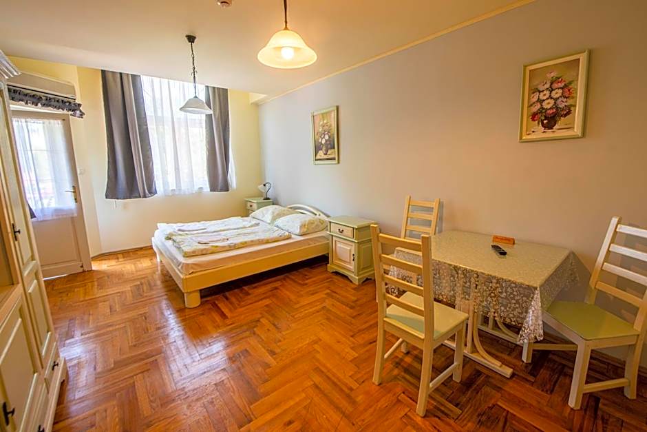 Pater Apartments and Rooms