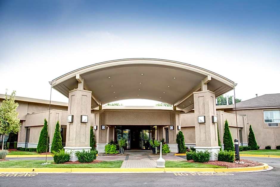 Best Western Plus Guildwood Inn