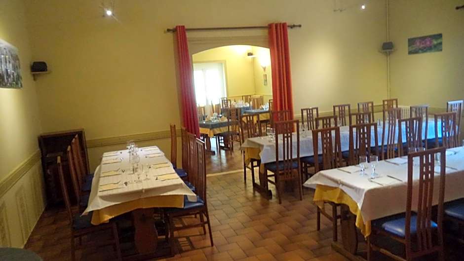 Logis Hotel Des Voyageurs Restaurant La Bonne Tabl'Hay