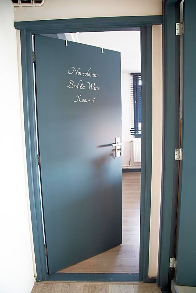 Bed and Wine Nonsolovino