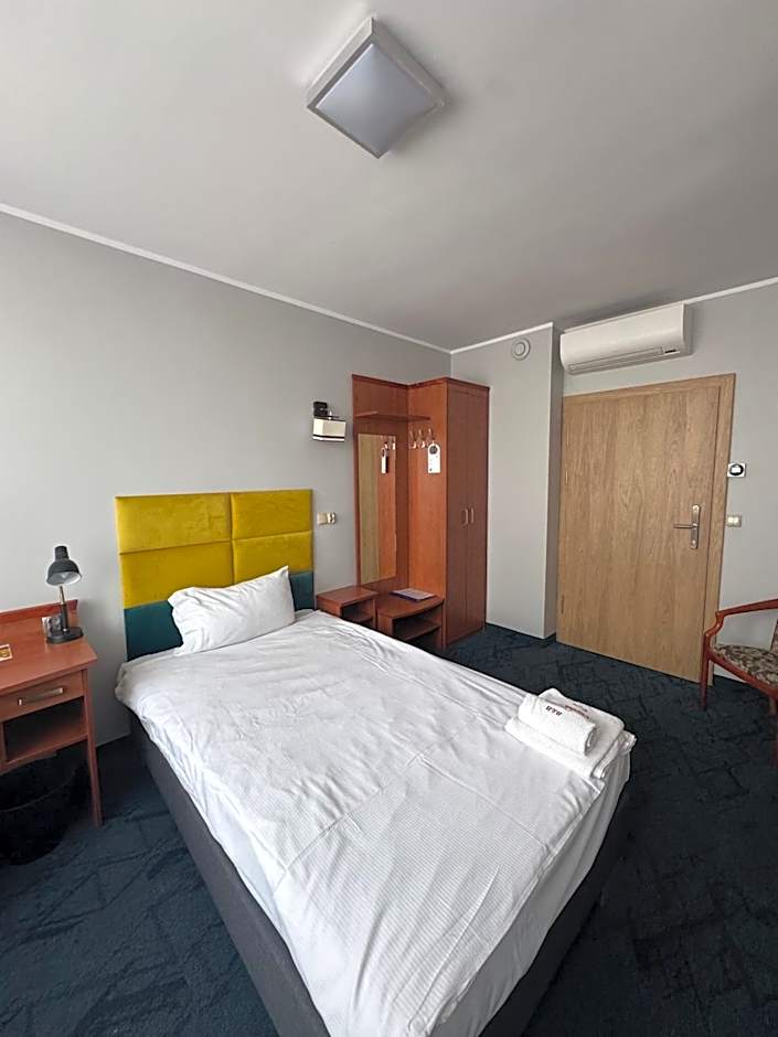 Carina Hotel