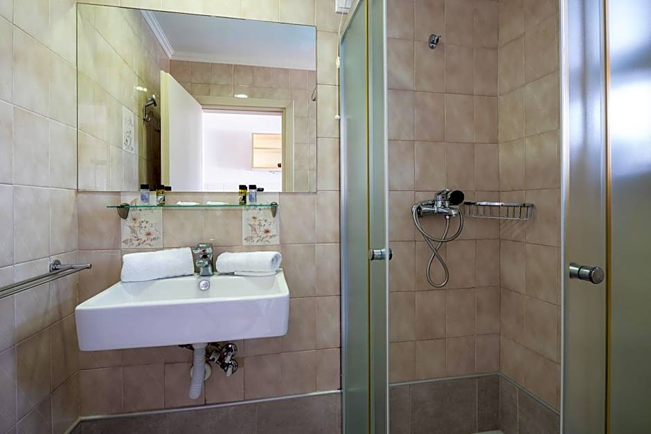 Terinikos Sunny Garden Hotel & Junior Suites