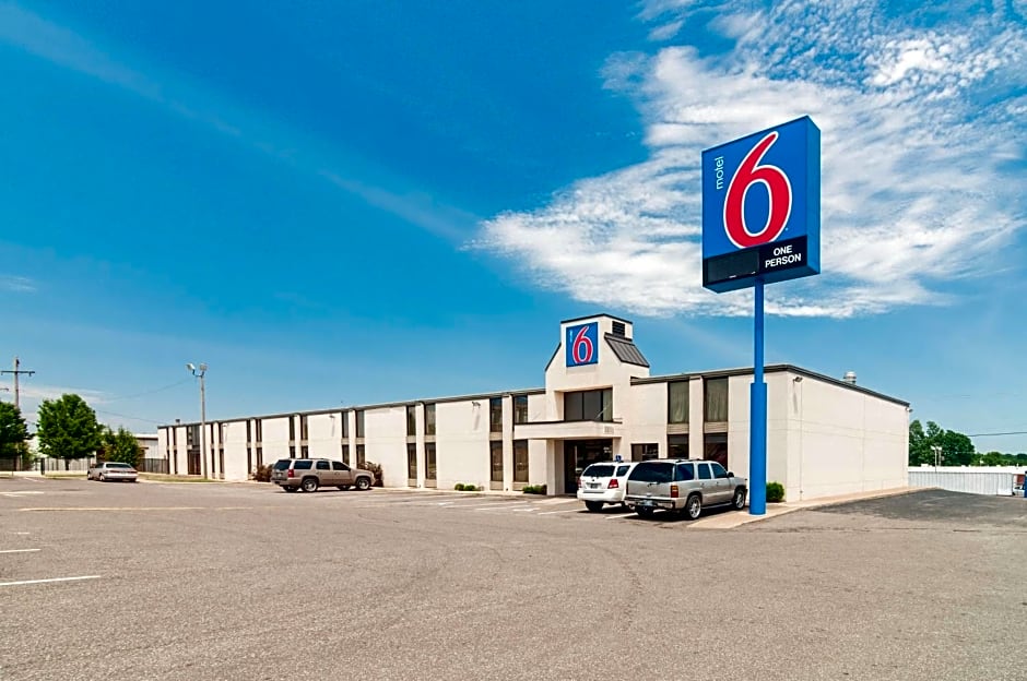Motel 6-Oklahoma City, OK - South