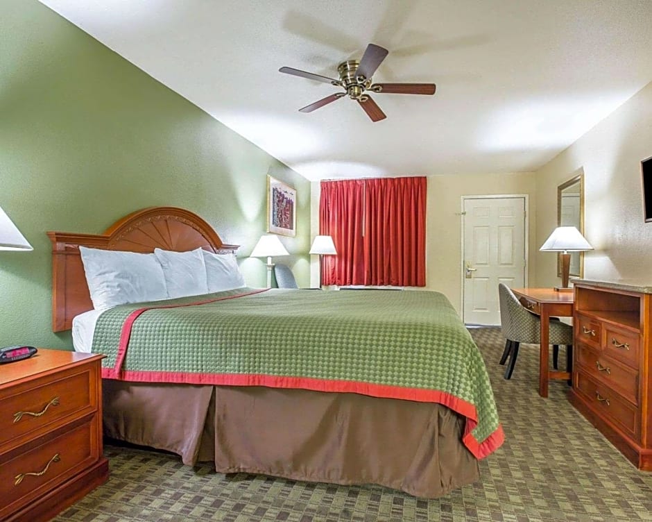 Rodeway Inn Delano