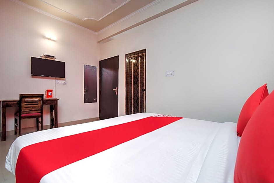 Apple Pie By OYO Rooms – Noida, DC