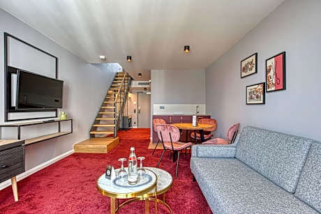 Deluxe Studio 2 floors