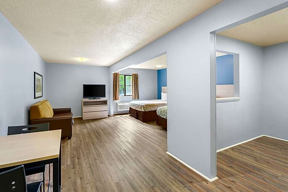 Suburban Studios Cary - RDU Airport