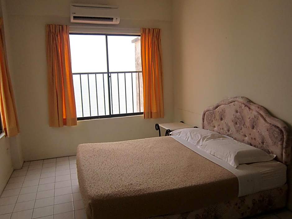 Paradise Lagoon Apartment