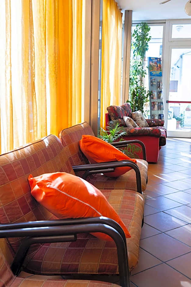 Hotel Cesari