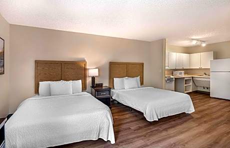 Studio with 2 Queen Beds - Disability Access - Non-Smoking