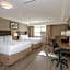 Coast Calgary Downtown Hotel & Suites by APA
