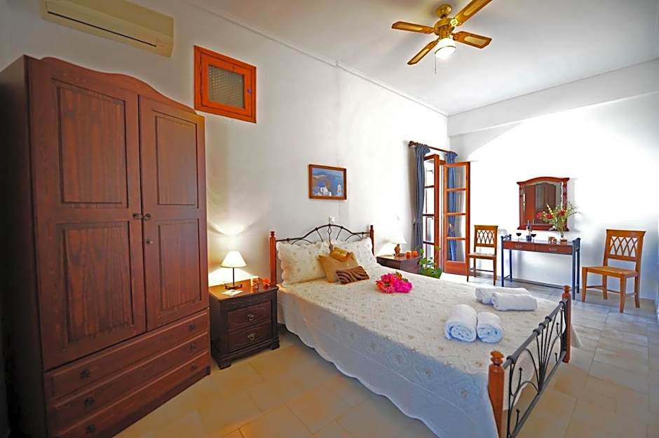 Philoxenia Hotel & Studios