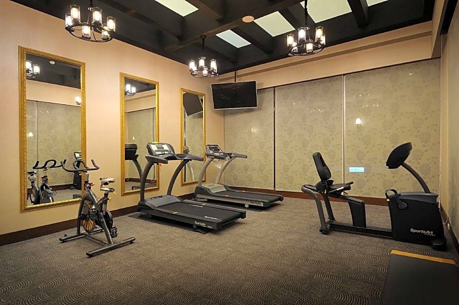 Golden Tulip RS Boutique Hotel