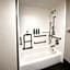 Courtyard by Marriott Houston Hobby Airport